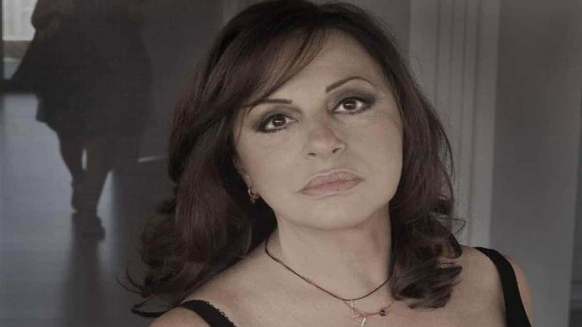 Πάθαμε πλάκα μόλις το μάθαμε: Αυτή τη δουλειά έκαναν οι γονείς της Χάρις Αλεξίου – Πώς η ίδια έγινε τραγουδίστρια