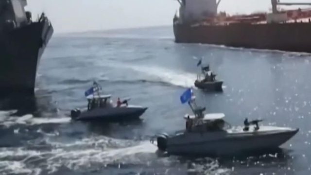 Προειδοποίηση του Ιράν στην Ελλάδα για τα δύο τάνκερ: «Μη μπλέκετε τις ΗΠΑ!» (Video)