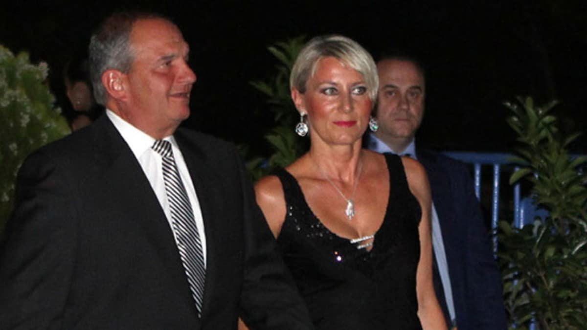 «Βαρύ» πένθος για Κώστα Καραμανλή και Νατάσα Παζαΐτη – «Βυθίστηκε» στη θλίψη το ζευγάρι