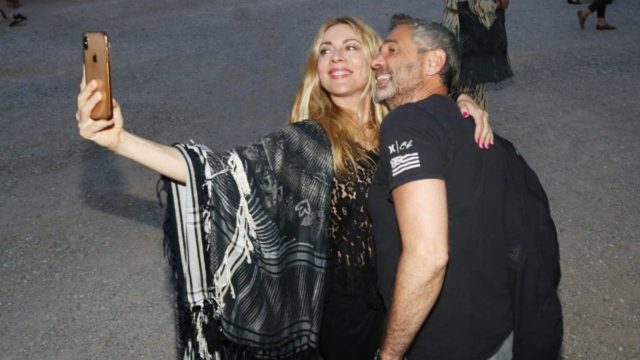 Σάλος με την ερωτική σκηνή της Σμαράγδας Καρύδη και του Θοδωρή Αθερίδη – «Αρχίσαμε κάποια στιγμή να…»