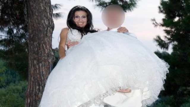 Γυναικοκτονία στην Καβάλα: Ο θρήνος στην κηδεία της 43χρονης και η προκλητική ανάρτηση του δράστη (video)
