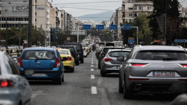 Κυκλοφοριακό κομφούζιο στην Αττική: «Κολλημένος» ο Κηφισός – Πού αλλού υπάρχει πρόβλημα (photo)