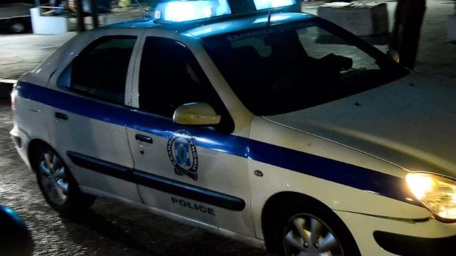 Σοκ στο Μενίδι: Ανήλικοι τραυμάτισαν με φαλτσέτα ιδιοκτήτρια καταστήματος για να τη ληστέψουν