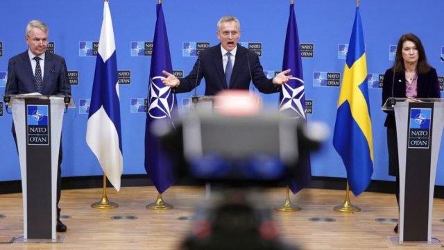 Αλλάζουν οι παγκόσμιες ισορροπίες: Μπαίνουν στο ΝΑΤΟ Σουηδία και Φινλανδία – Τι θα κάνει ο Πούτιν