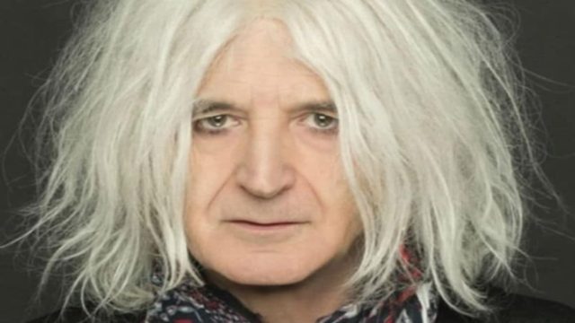 Πόσο είσαι Νίκο Καρβέλα; Αυτή είναι η πραγματική του ηλικία
