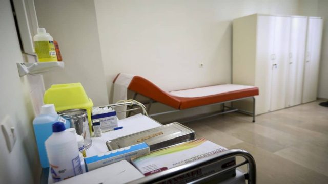 Θάνατος 16χρονου στην Ρόδο: «Με υψηλό πυρετό και με ιστορικό καρδιάς δεν κράτησαν το παιδί για νοσηλεία…»