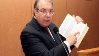 Οργή Μπαμπινιώτη με τους Τούρκους