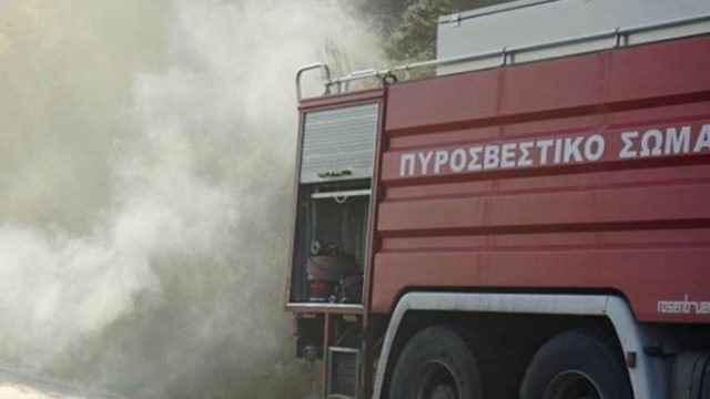 Πυρκαγιά σε χώρο εμπορίας ξυλείας στην Ελευσίνα