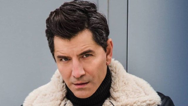 Καμία Κάτια Ζυγούλη: Μακριά της και ανάμεσα σε τρεις γυναίκες ο Σάκης Ρουβάς