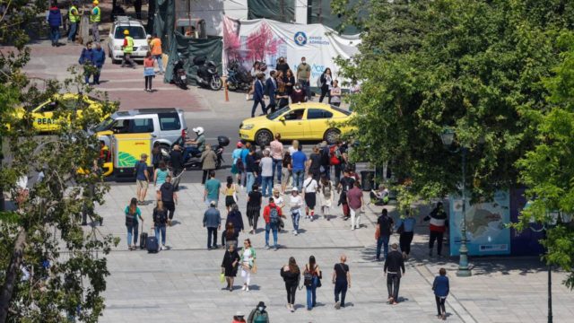 Η φωτογραφία της ημέρας: Καλοκαιριάζει και η Αθήνα αλλάζει…