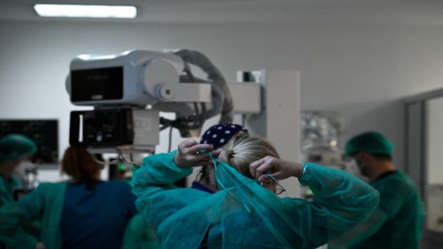 Θάνατος μυστήριο 3χρονης στη Θεσσαλονίκη: «Για 11 ημέρες δεν υπήρχε διάγνωση» – Τι λέει η τεχνική σύμβουλος της οικογένειας (Video)