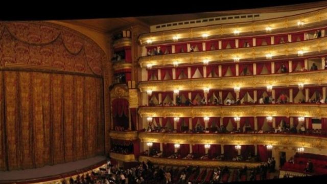 Το Θέατρο Μπαλσόι ακυρώνει παραστάσεις δύο σκηνοθετών που επέκριναν τη ρωσική εισβολή στην Ουκρανία