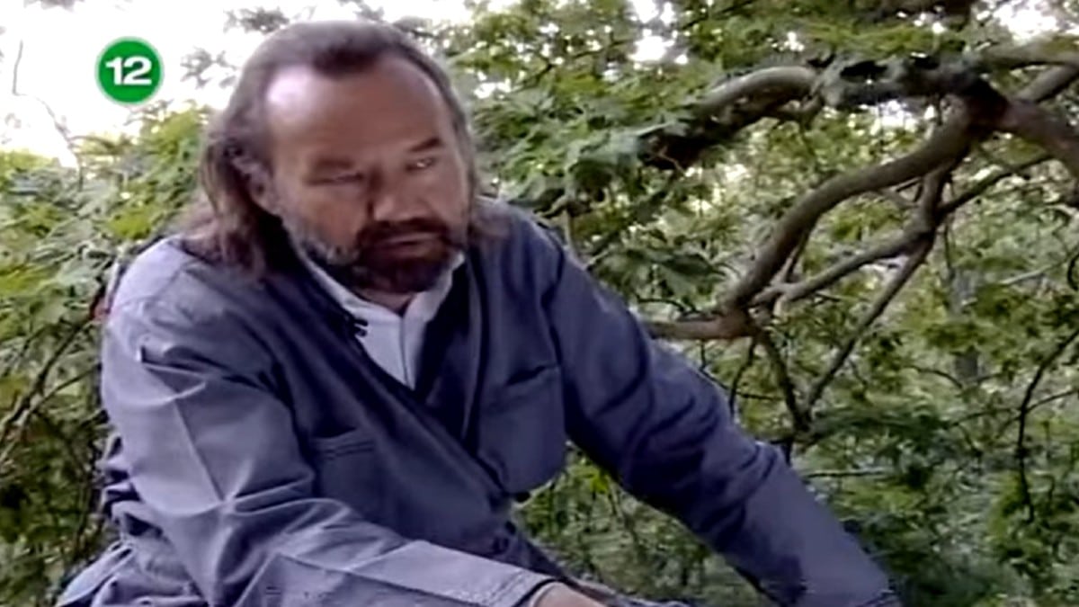 Θυμάστε τον παπά Θεόκλητο από το «Της Αγάπης Μαχαιριά»; Δείτε πώς είναι σήμερα και γιατί έχει εξαφανιστεί