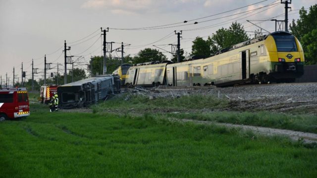 Τραγωδία στην Αυστρία: Εκτροχιασμός τρένου με δύο νεκρούς και δεκάδες τραυματίες!