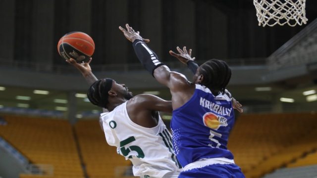Παναθηναϊκός – Λάρισα 87-77: Οι πράσινοι το προβάδισμα, οι Θεσσαλοί το χειροκρότημα