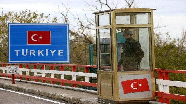 Οι Έλληνες γυρίζουν την πλάτη στον Έβρο: Μαραζώνει οικονομικά η περιοχή – «Καραβάνια» προς την Τουρκία για φθηνή βενζίνη, τρόφιμα και ρούχα