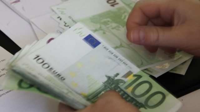 «Έσκασε» νέο επίδομα 3.400 ευρώ από τον ΟΑΕΔ – Ποιοι είναι οι δικαιούχοι