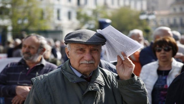 Συντάξεις Ιουλίου: Ξεκινούν από σήμερα οι πληρωμές – Ποια επιδόματα πληρώνονται την Πέμπτη