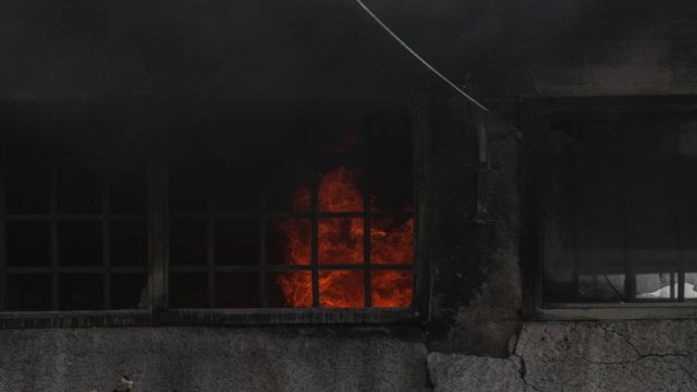 Φωτιά τώρα στο Μενίδι