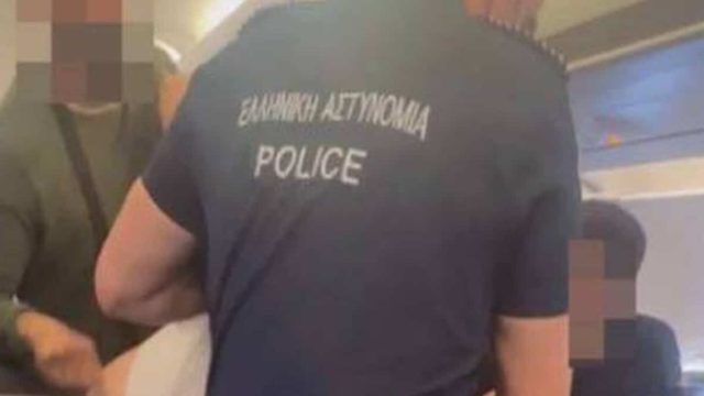 Απίστευτο περιστατικό σε πτήση: Αδέρφια πλακώθηκαν επειδή ο ένας… ούρησε τον άλλο – Το πρόστιμο «μαμούθ» που θα πληρώσουν