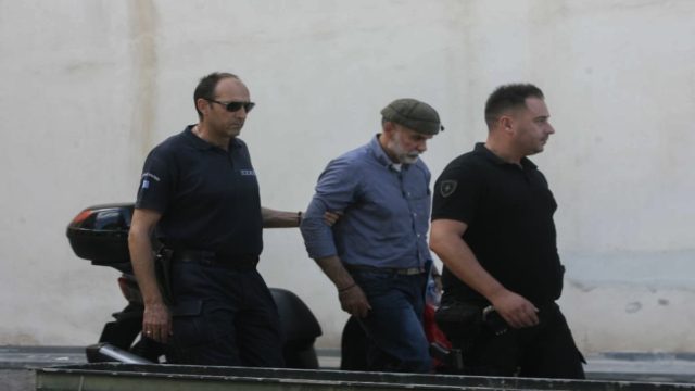 Δολοφονία Αλέξανδρου Γρηγορόπουλου: Ελεύθερος ο Επαμεινώνδας Κορκονέας – Αναγνώρισε ελαφρυντικά το δικαστήριο (video)
