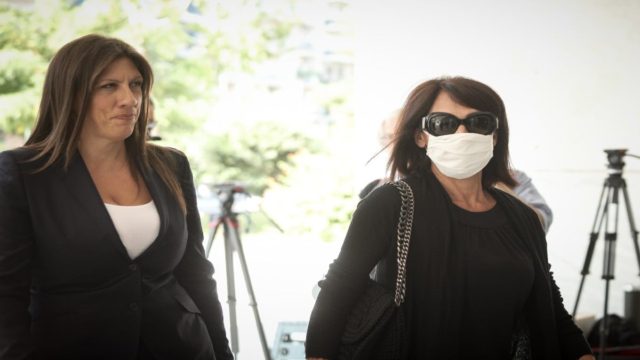 Ξεσπά η μητέρα του Γρηγορόπουλου για Κορκονέα: «Η απόφαση προσβάλει τη μνήμη του Αλέξη» – Καταγγελίες Ζωής Κωνσταντοπούλου (video)