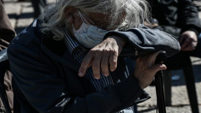 Άσχημες εξελίξεις με τις συντάξεις: Το βασικό εμπόδιο για τα αναδρομικά και οι μεγάλοι χαμένοι