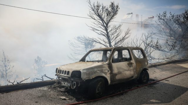 Φωτιά σε Γλυφάδα και Βούλα – Τα πρώτα στοιχεία: Οι λόγοι που εξαπλώθηκε τόσο γρήγορα – Συνεχίζεται η καταμέτρηση των ζημιών (video)