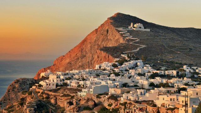 Η Φωτογραφία της Ημέρας: Ανατολή στην “ξελογιάστρα” των Κυκλάδων, τη Φολέγανδρο