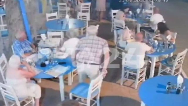 Ώρες αγωνίας στην Κρήτη: Η στιγμή που πνίγεται από ένα κομμάτι πεπόνι σε ταβέρνα – Το κέρασμα και οι στιγμές πανικού
