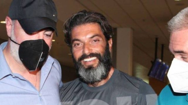 Survivor 5: Επέστρεψε χαμογελαστός στην Ελλάδα ο Σπύρος Μαρτίκας – Αποκλειστικές φωτογραφίες