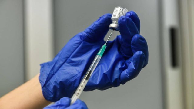 Κορωνοϊός – Εμβολιασμοί: Ανοίγει σήμερα η πλατφόρμα για τη 4η αναμνηστική δόση για ηλικίες 30-59 ετών