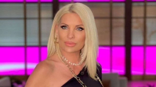 Τεράστια αλλαγή: Διαφορετικά μαλλιά, φρύδια και χείλη – Φωτογραφίες της Ελένης Μενεγάκη από τα πρώτα χρόνια στην τηλεόραση!
