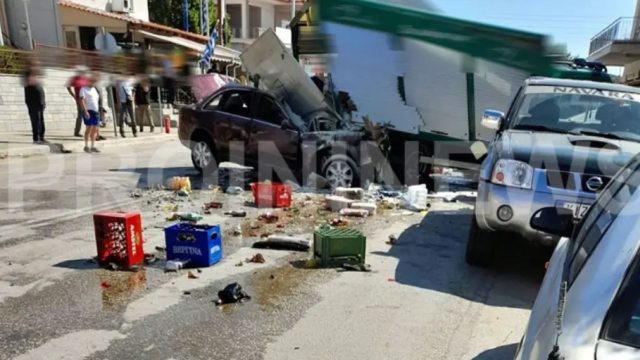 Καβάλα: Τραγωδία στην άσφαλτο με 3 νεκρούς – Αυτοκίνητο έπεσε σε πεζό και οχήματα