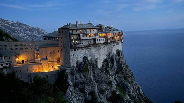 Τραγωδία στο Άγιο Όρος: Προσκυνητής πέθανε με ανατριχιαστικό τρόπο σε δυστύχημα – Οι τελευταίες στιγμές του