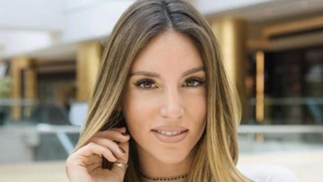 «Ζητώ συγγνώμη γι’ αυτή την εικόνα»: Η.. πρoκλητική φώτο της Αθηνάς Οικονομάκου και η δημόσια απολογία