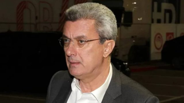 Αναφιλητά για τον Νίκο Χατζηνικολάου: «Δεν ήμουν καν 16 ετών όταν η μητέρα μου…» (Video)