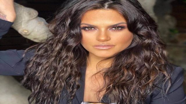 Η Δήμητρα Κατσαφάδου με μαγιό δείχνει πόσα κιλά έχασε (Video)