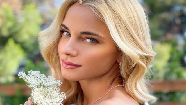 Μπαλκόνι παλάτι: Με τεράστιο καναπέ και γεμάτη δέντρα η βεράντα της Δούκισσας Νομικού