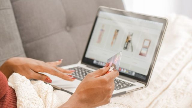 Τα μυστικά για την απογείωσή των e-shops – Τι ζητούν οι καταναλωτές
