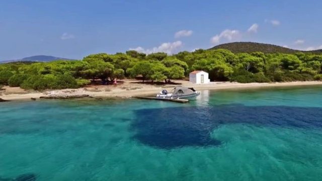 26 εκατ. και λίγα είναι: Το ανέγγιχτο ελληνικό νησί που θέλει να αγοράσει ο Μπιλ Γκέιτς!