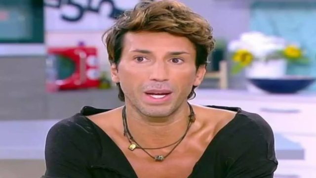 Survivor 5 – Κωνσταντίνος Εμμανουήλ: Έβαλε τα πράγματα στη θέση τους – Όλη η αλήθεια για την ηλικία του (video)