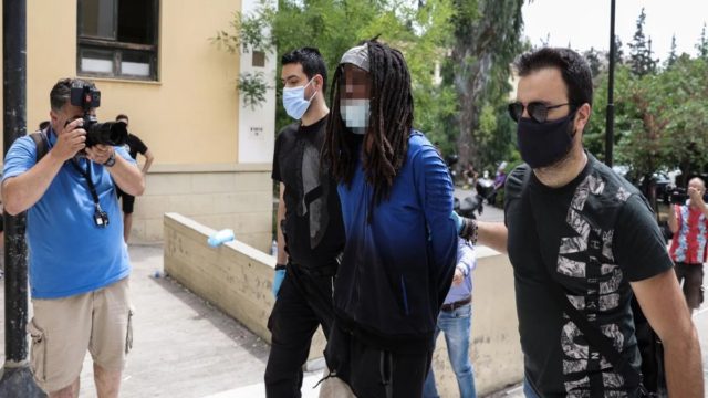 «Κόλαφος» η απόφαση του δικαστηρίου για τον επίδοξο εμπρηστή της Μαλακάσας: Στη φυλακή ο 31χρονος Βρετανός που προσπάθησε να βάλει φωτιά στο δάσος (video)