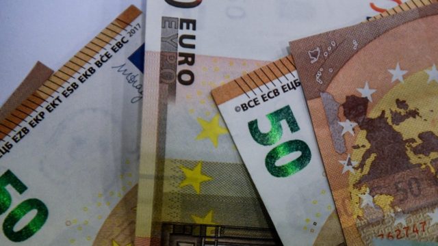 Πανικός στα ΑΤΜ για τριπλό επίδομα 1.410 ευρώ – Σχεδόν όλοι δικαιούχοι