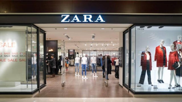 Το απόλυτα καλοκαιρινό φλοράλ φόρεμα από τα Zara με 29,95 ευρώ – Συνδυάζει ρομαντισμό με φινέτσα
