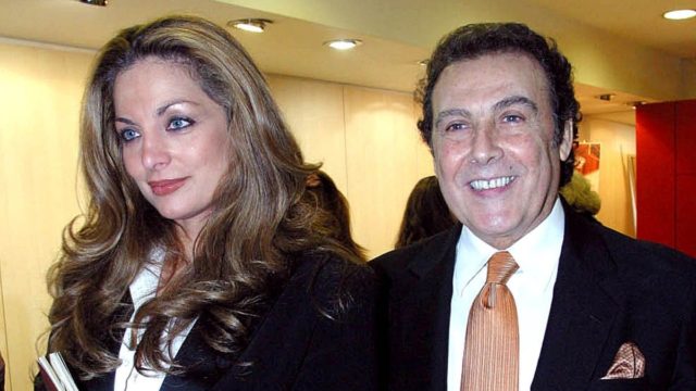 «Σε μια δύσκολη περίοδο για μένα…» – Απασφάλισε έναν χρόνο μετά το θάνατο του Τόλη Βοσκόπουλου η Άντζελα Γκερέκου