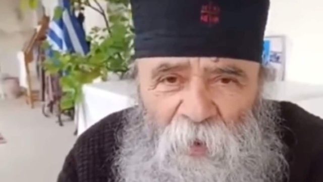 Οχετός από ιερέα για αμβλώσεις: «Καλύτερα να γεννήσουν το παιδί και μετά να το σκοτώσουν»