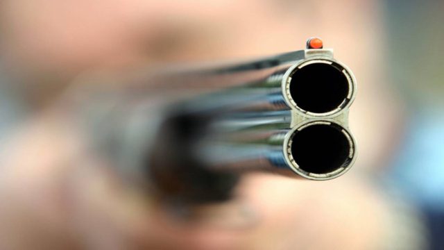 Τρόμος στη Θεσσαλονίκη: Άνδρας μπούκαρε με καραμπίνα σε αντιπροσωπεία αυτοκινήτων – Απείλησε εργαζόμενους