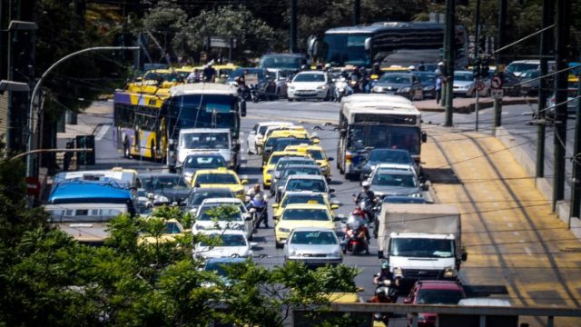 Κυκλοφοριακό κομφούζιο στην Αττική: Στο… κόκκινο ο Κηφισός – Ένας σκύλος έχει προκαλέσει πανικό