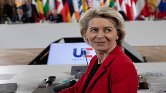 Κομισιόν: Υποψήφια προς ένταξη στην ΕΕ και επίσημα η Ουκρανία!